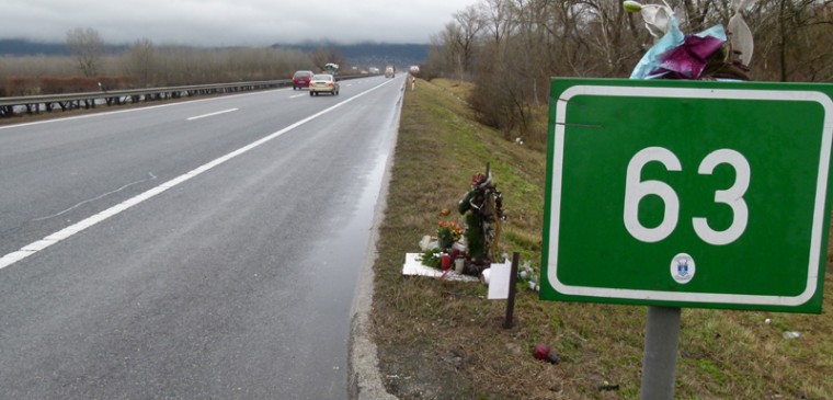 Motorosok segítettek a motoros rendőr családján