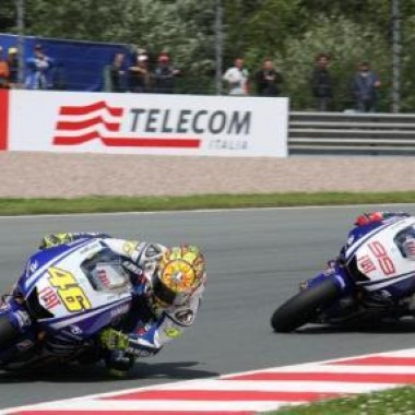 Rossi újabb győzelme, Talma kört kapott, de pontot szerzett