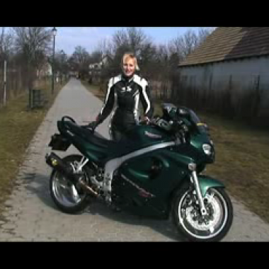 Villámteszt: Triumph Sprint ST 2001