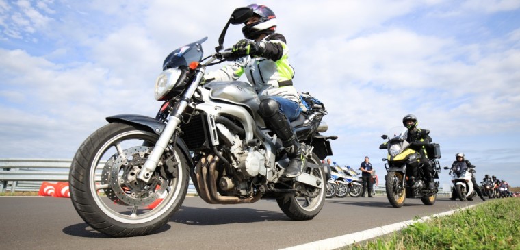 Több mint ezer motorosnak szervez ingyenes vezetéstechnikai tréninget a HUMDA
